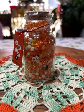 JMBM Jewelry Made By Me Beaded Word Stretch Jewelry DIY Kit 1000 Beads Sealed